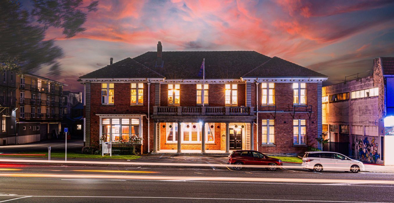 Heritage-House,-136-Saint-Hill-Street,-Whanganui-1356x700.jpg